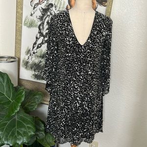 New year be exquisite in this Alice and Olivia XS MAKE AN OFFER!!